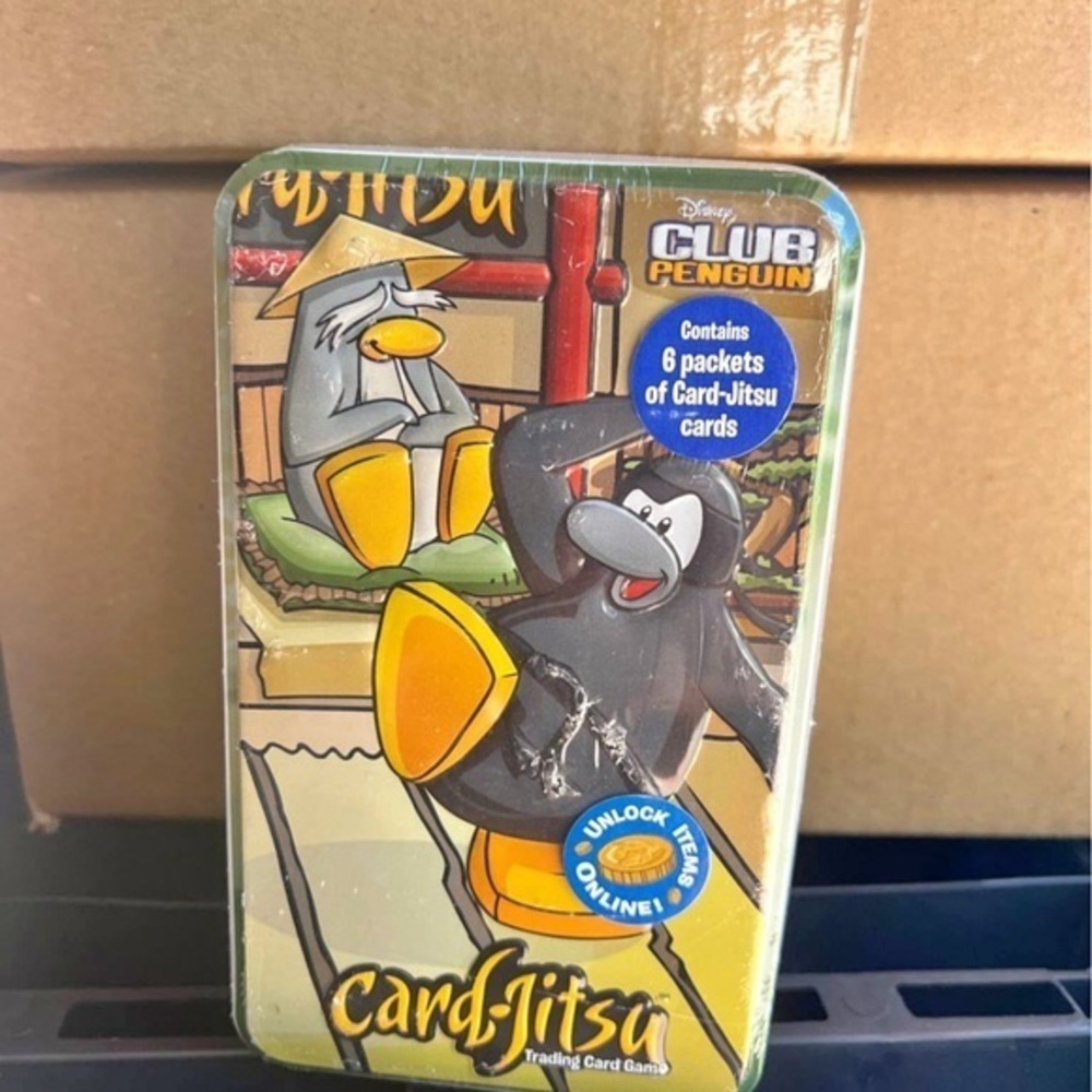 Club Penguin Card-Jitsu Trading Card Game Tin - Picture 1 of 1